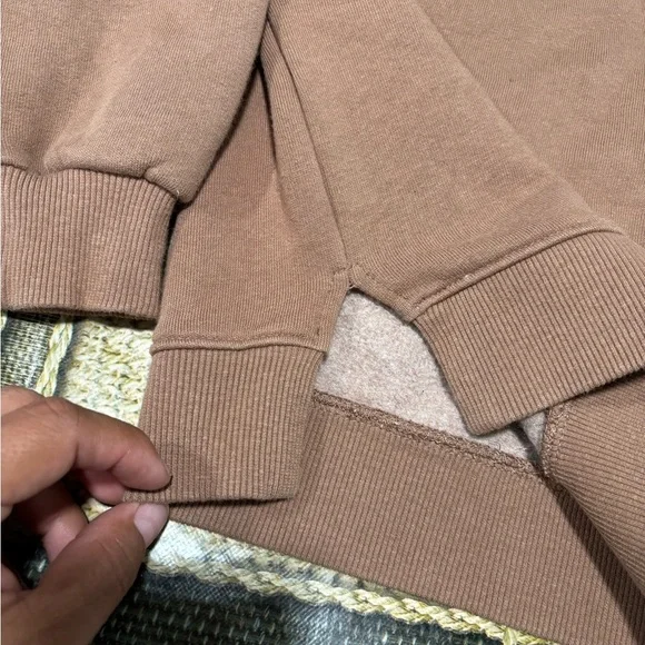 Zara No label on the neckSnoopy Graphic Sweatshirt It’s cute ❤️🤎size aprox 5/6 - Picture 5 of 10